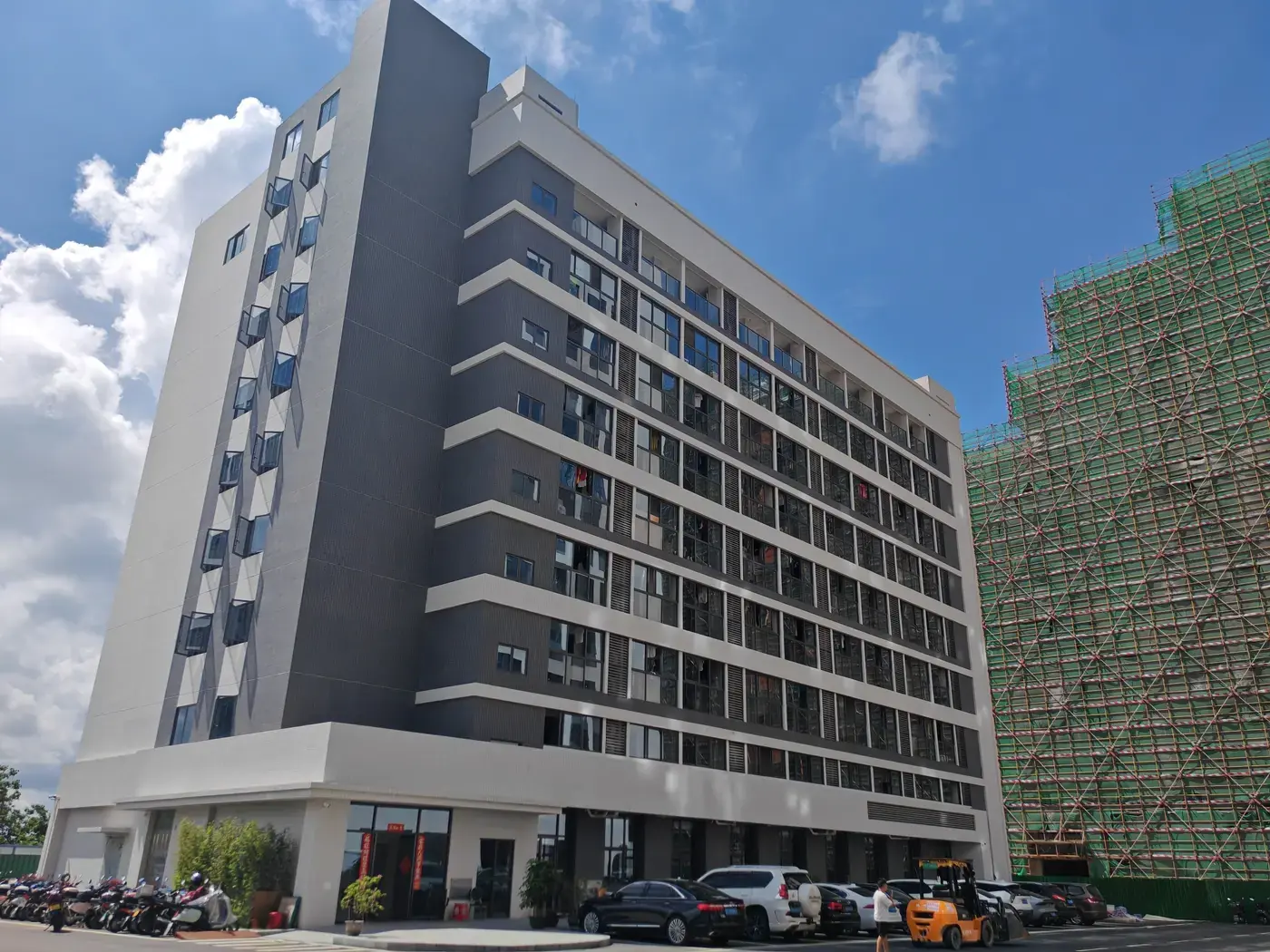 Employee accommodation building