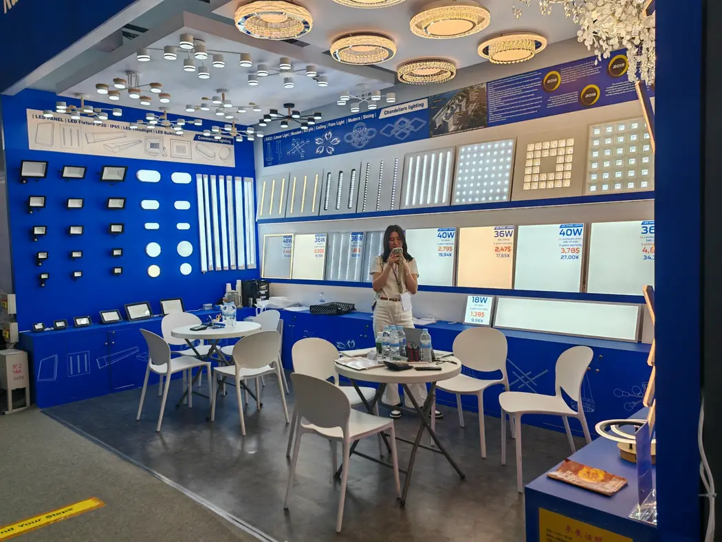 SOAI commercial lighting exhibition display