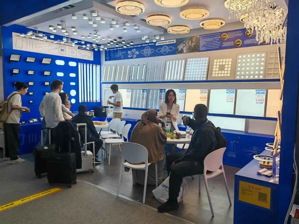 Commercial lighting product presentation